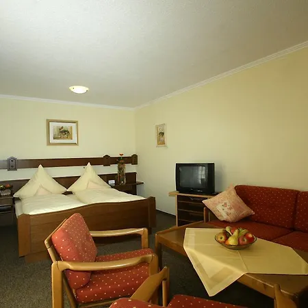 St. Georg Mit Moststueberl Guest house