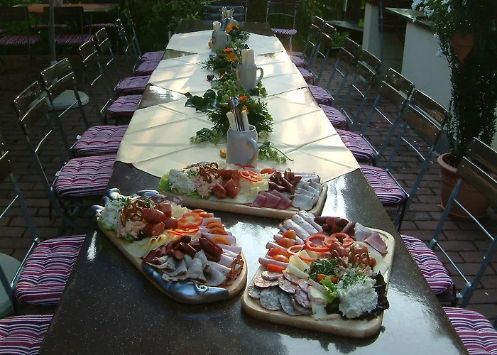 St. Georg Mit Moststueberl باد جريسباخ